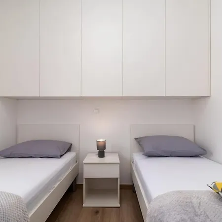 Apartman Trogir Appartamento Traù